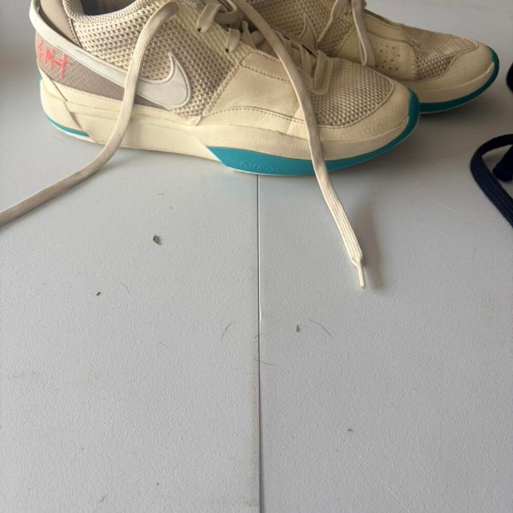 Nike Men's Cream and Tan Trainers
